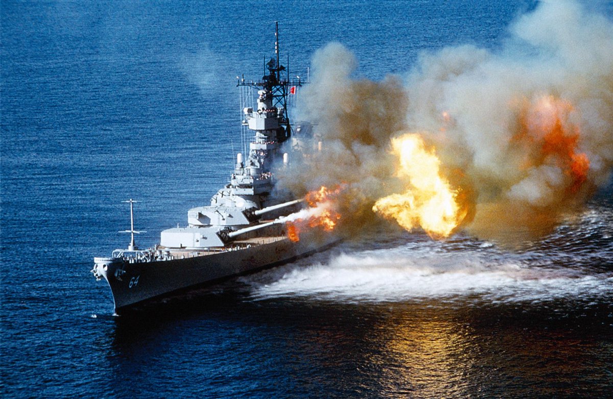USAS_WW1's tweet image. Iowa, New Jersey, Missouri, and Wisconsin, the four Iowa-class battleships, operated together ONLY once June 7, 1954, so post-#KoreanWar, off the Virginia Capes (top row). Official U.S. Navy Photographs / National Archives. #USNavy #ships #WW2