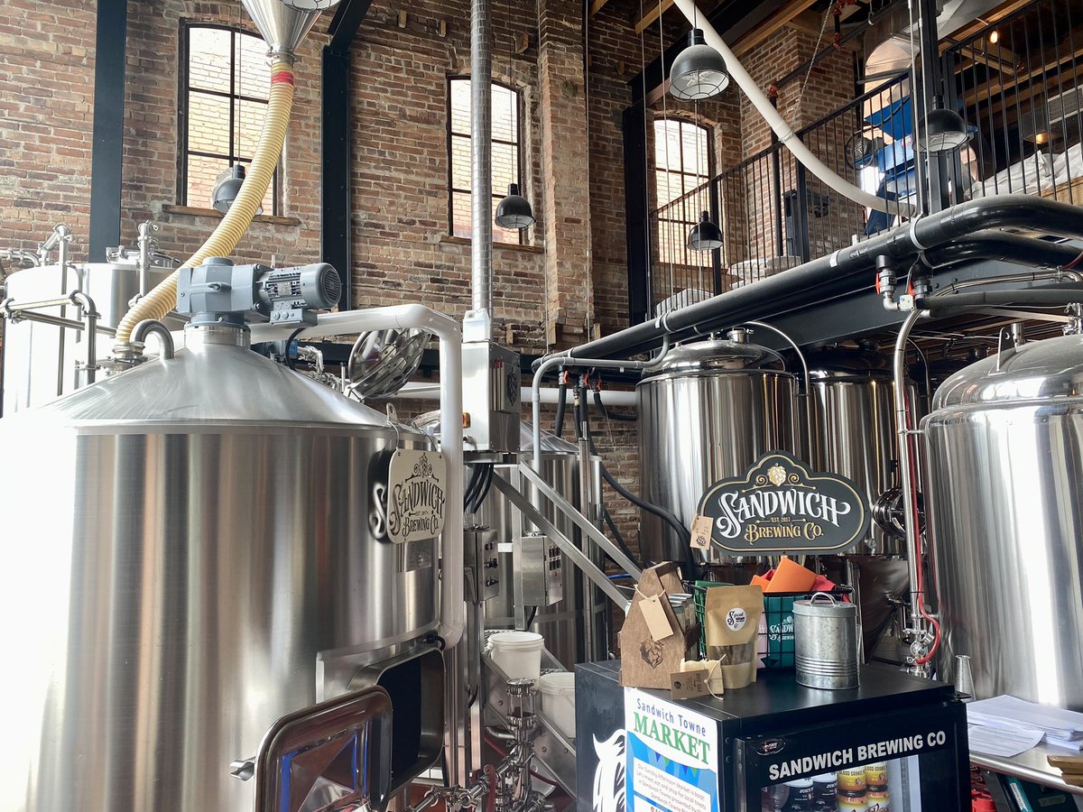 UltimateOntario's tweet photo. If you’re a beer lover in this province, you need to add @SandwichBrewing, in Windsor, to your bucket list. 

Literally every beer we tried there was exceptional. Consider us new fans! 

🍻 🇨🇦 ❤️ 

@TWEPI #DiscoverYQG https://t.co/5OcLzPBeQc