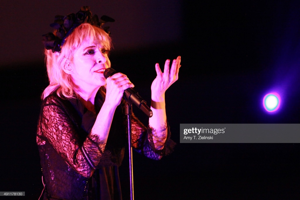 GettyVIP's tweet photo. Singer #JuleeCruise and #DavidLynch collaborator has died at the age of 65, best known for singing #Falling which was used for the theme for the TV Series #Twin Peaks 📸: CBS Photo Archive + Michael Linssen + @Atzoey + Michel Delsol. #GettyVIP #music #singer https://t.co/bb0iR2UAI4