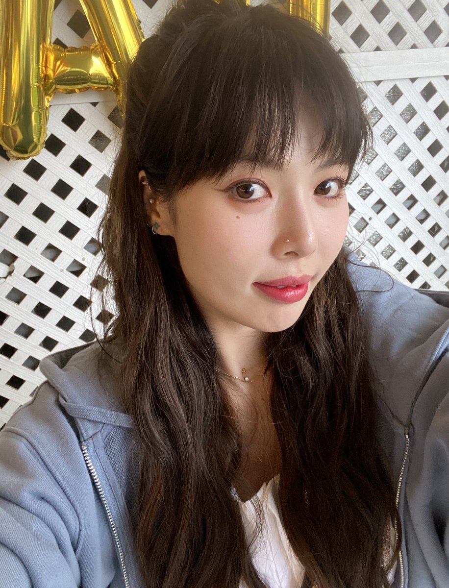 HotAsianImport's tweet image. 😊