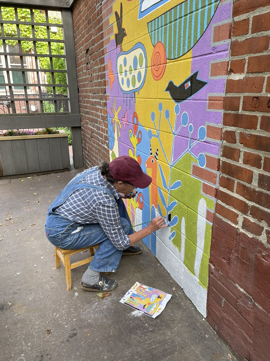 jaynetd's tweet photo. So excited for this beautiful mural coming alive on the back of our @visitchampaign building! Created by talented @KeslerStudio1 Great place to hang or grab a pic! #outsideofordinary @40north88west @champaigncity @enjoyillinois https://t.co/beANX2tAPu