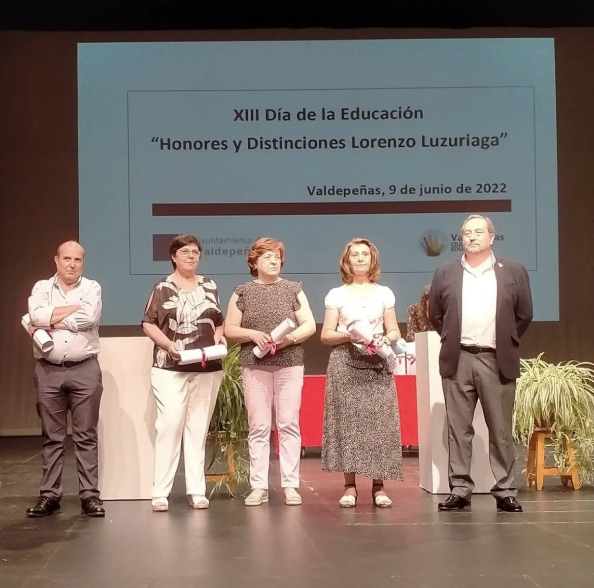 Ayer el <a href="/AytoValdepenas/">AytoValdepeñas</a> celebraba el XIII día de la educación de Valdepeñas. Enhorabuena a tod@s, especialmente a nuestros homenajeados!!! Seguiremos sembrando…