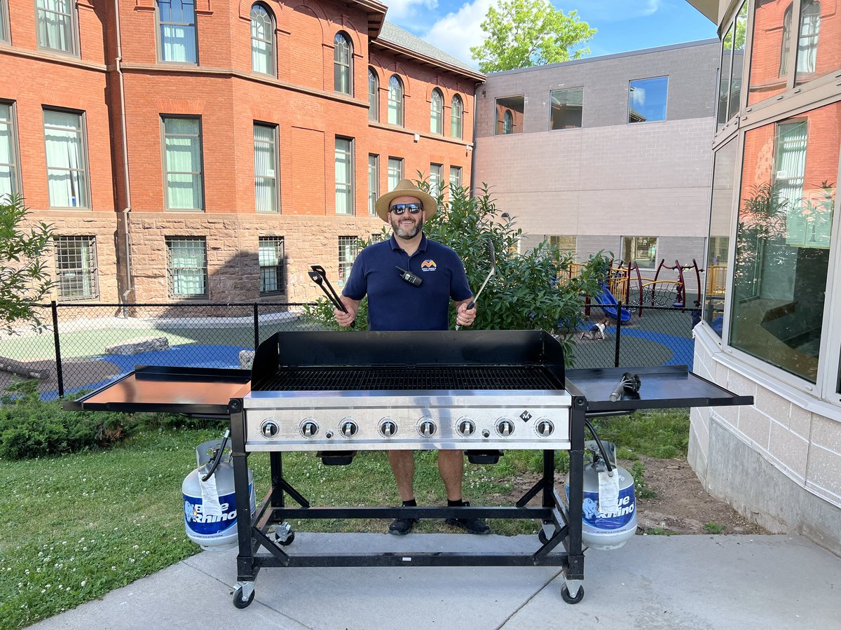 One of our behavior techs , Mr. M getting ready for the 5th grade picnic this afternoon #ClassOf2022 #GoHawks ⁦<a href="/HartfordSuper/">Dr. Andraé Townsel</a>⁩ ⁦<a href="/MrRichT1P/">Tyrone Richardson</a>⁩ ⁦<a href="/Hartford_Public/">Hartford Public Schools</a>⁩