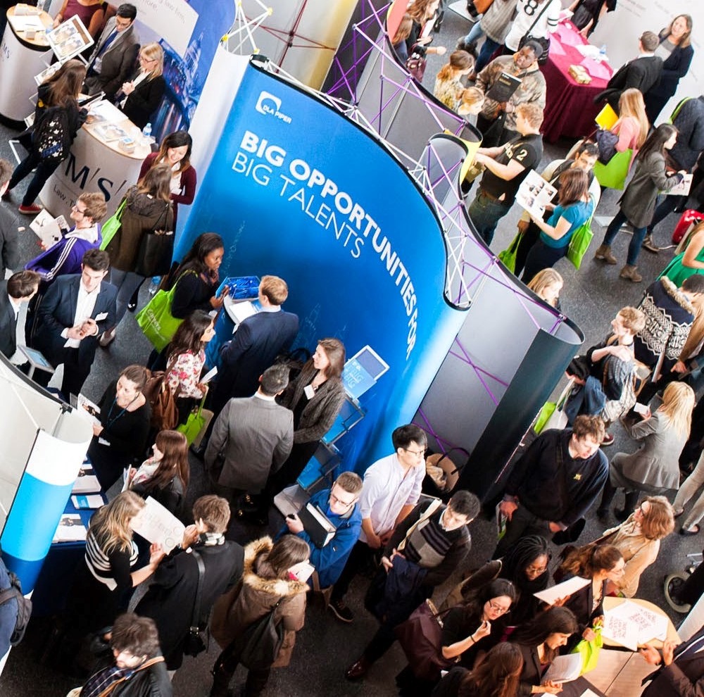 Final year students! 
Join us next Wednesday, 15 June for our Graduate Jobs Fair (11am-3pm) to explore your options, meet employers, have a CV reviewed, get a LinkedIn photo and more! (There may even be ice-cream... 🍦👀) 
Find out more and register now: bit.ly/3mx38nT