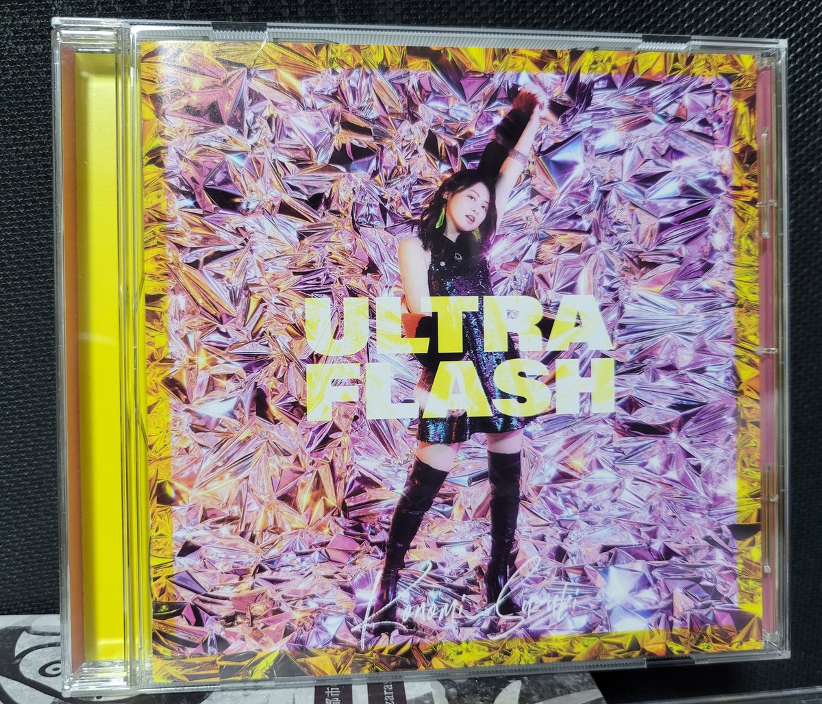 MukaiShinsuke's tweet photo. 鈴木このみさんのアルバムようやく入手💿️収録曲がめちゃくちゃバラエティーで良い！！
素晴らしい歌唱力に脱帽です😆
くっきー！さん作詞はびっくり😂
卓偉さんの提供曲「舞い降りてきた雪」も美しい旋律😭
#鈴木このみ #ULTRAFLASH #舞い降りてきた雪 #中島卓偉 #荒幡亮平 https://t.co/VB52wxsGBQ