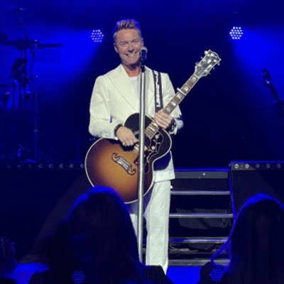 ronanofficial's tweet photo. #NewProfilePic https://t.co/T8E8XdesHM