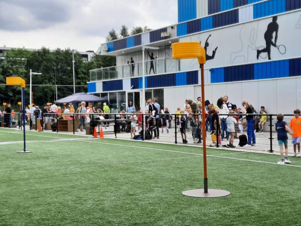 Na ruim twee jaar kan het weer  los, het weer is super , het enthousiasme mega. Editie 2022
Schoolkorfbaltournooi is van start