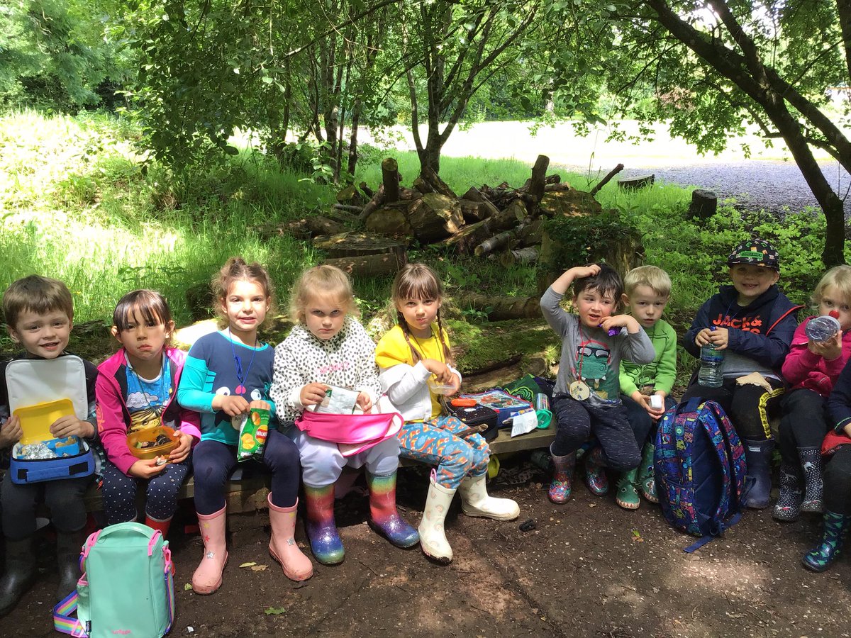 StanFoxClass's tweet photo. Outside in the woods is always the best lunch place 😍 https://t.co/XSaSv6vgHu