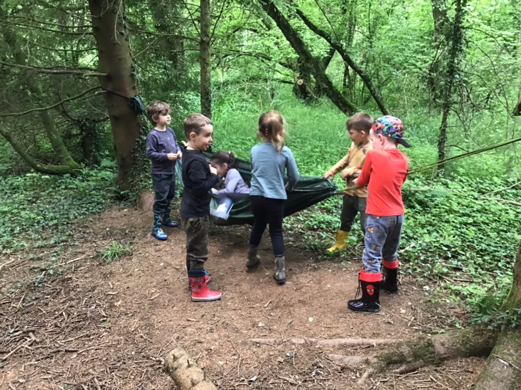 StanFoxClass's tweet photo. So much fun at Forest School today 😍 https://t.co/aBYE0FWmvq