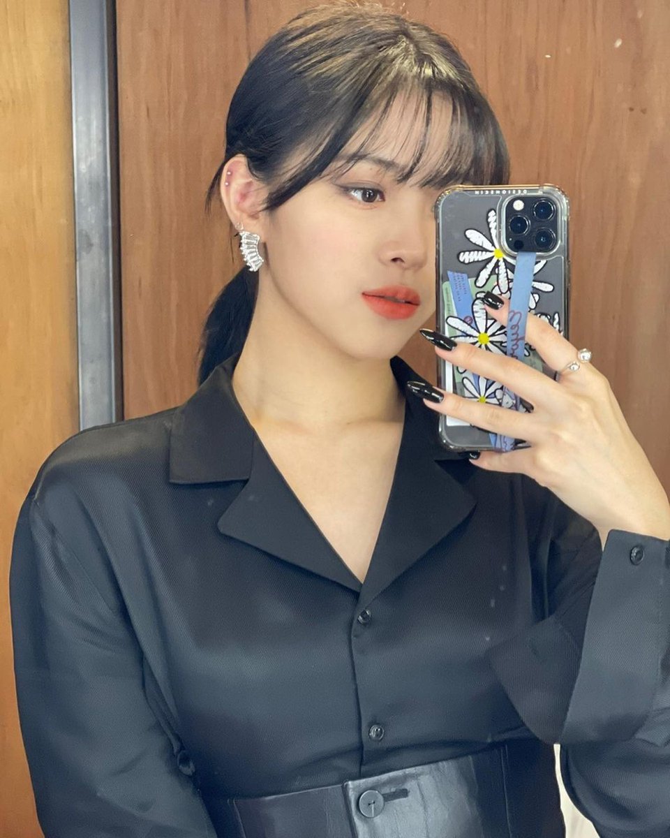 jeapacarrenjun_'s tweet photo. hi warga rpw dengan jea disini
jea masih newbie ada yang mau ngajarin main rp twt engga? 
ayo mutualan, bantu rt/ like ya. gomawo
#roleplayerindonesia #roleplayer #roleplay #roleplayerkpop #roleplayaccount https://t.co/d0fzNDob70