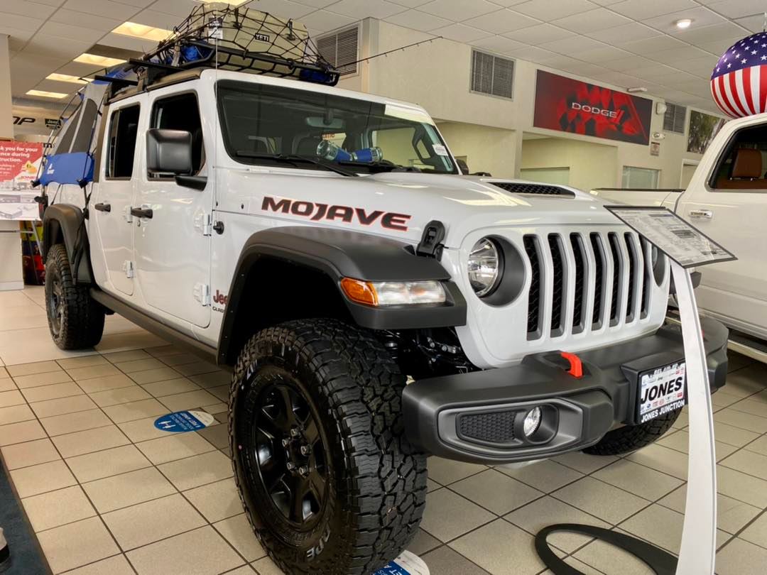 JonesDodgeMD's tweet photo. Check out the what’s on the showroom floor! 🤩
Bring adventure with you wherever you go with this Adventure Package that comes with the purchase of this 2022 Jeep Gladiator MOJAVE! 🏕
Hurry in to grab it before it’s gone!
👇🏼
https://t.co/ptNy8DNtyL https://t.co/1wAksOlxLu