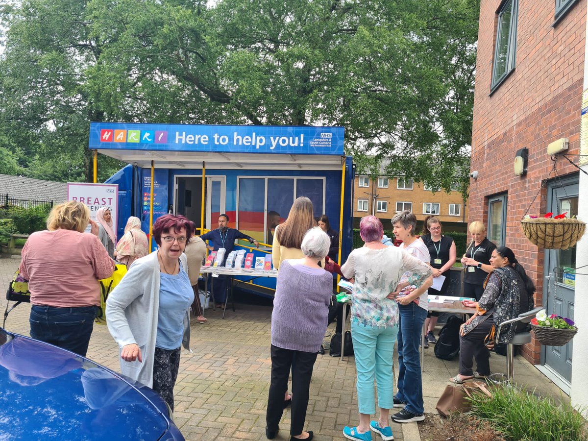 BlackburnCarers's tweet photo. We had our Carers Week Information Day where different #organisations came along, networked with other #professionals &amp; #carers.

#harribus #breastscreening #bloodpressurecheck #information #signposting #networking #advice #wellbeingservice #support #CarersWeek #valued #visible https://t.co/VeVyDlbsGq