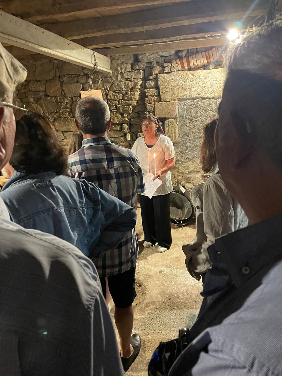 DonesMonRural's tweet photo. Contentes d’haver assistit a la #FarmLabWeekRupit! La presidenta @MDolorsCatalRoi va participar en una taula rodona per parlar de #DonesMónRural i la sòcia Dolors Molas va fer una visita teatralitzada de la vida a pagès amb la seva col·lecció d'eines antigues. Aquí un tastet⬇️ https://t.co/4BtC2ahaiu