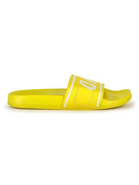 wegenwacht4447's tweet photo. Het mooie weer komt er weer aan, wil jij deze zomer thuis of op de camping de blits maken met deze @ANWB slippers?
RT volg en maak kans op een van deze twee paar slippers. Alleen maat 41/42.
RT https://t.co/uHJ3VbIxKW