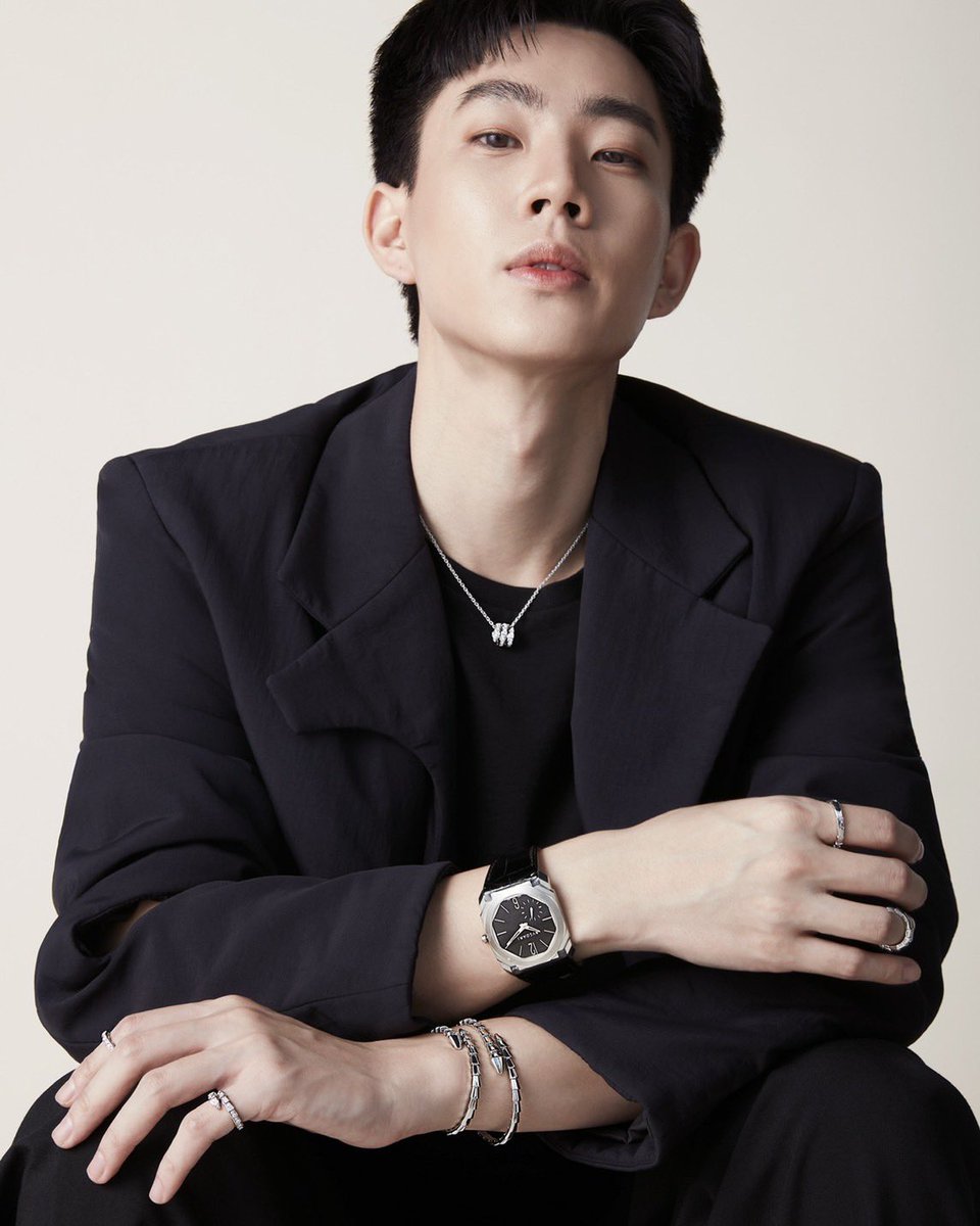mintmag_th's tweet photo. เบบี๋อยู่ไหน? ‘ป่าปี๊ &amp; น้องกัน’ กับลุคออลแบล็คเรียบง่าย โดดเด่นด้วยเครื่องประดับคอลเล็กชั่นใหม่ Serpenti Viper จาก @Bulgariofficial ฟีลผู้บริหารประธานบริษัท หล่อคูลไม่ไหวววว~💚 #ออฟกัน

#Bulgari #BulgariThailand #SerpentiViper #BulgariJewelry
#MintNews https://t.co/dy73AkHOBy
