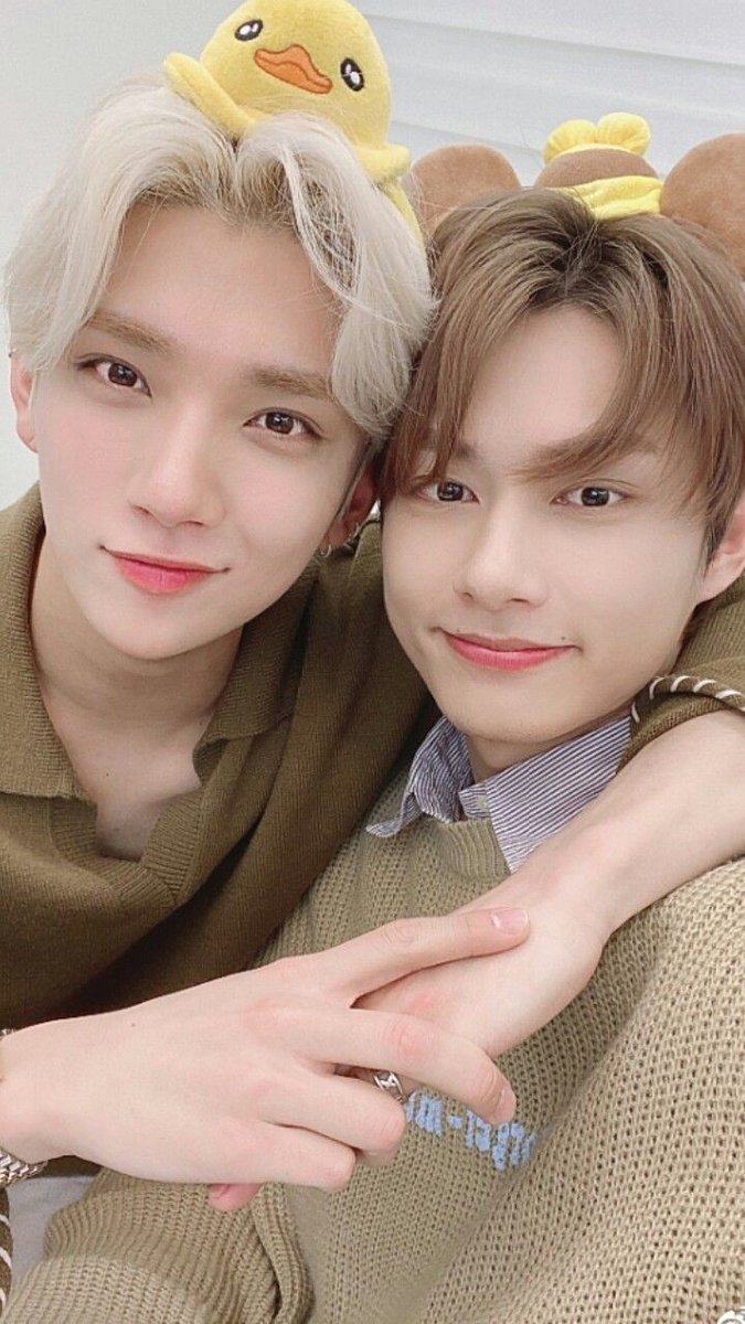 \ ジュンくんHappybirthday🌷🐱 /
 
遅くなっちゃったけど素敵な一年になりますように！🌙✨
ジュンペンさんもおめでとうございます\(　˙▿˙　)/♡

#BrightestMoonJUNHUIDAY
#Happy_JUN_Day