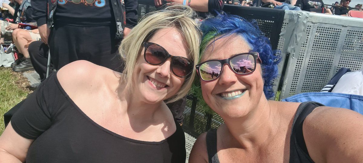 Enigma2myself's tweet photo. #DL2022 with my bestie ❤️
@DownloadFest https://t.co/yQR8HNTaI6