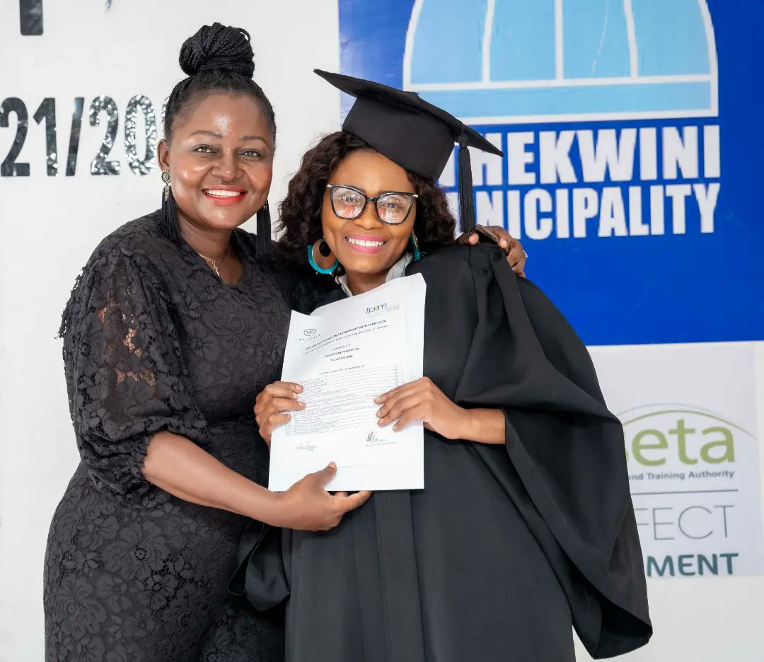 DBNBusinessFair's tweet photo. Our sponsors wished our graduates well on their  entrepreneurial journeys 🎓
#DBF24 #FURNITUREMAKING was proudly sponsored by #ethekwini_Business_support #fpmseta and My Space Academy✨
#DBF24 #FURNITUREMAKING #supportsmallbusiness #skillsdevelopment #buylocal https://t.co/rEHx4ZprWH