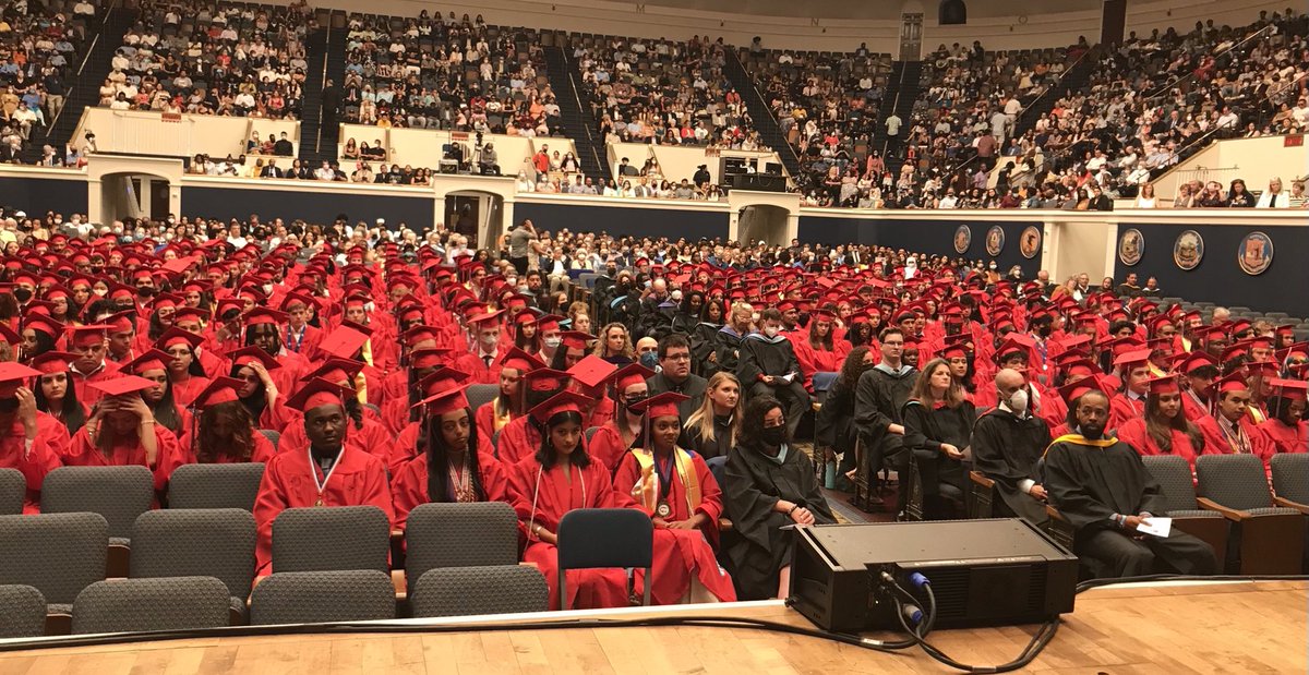 KarlaSilves_BOE's tweet image. Here we go! Einstein High School graduation! Congratulations graduates! ⁦@MCPS⁩ ⁦@mocoboe⁩