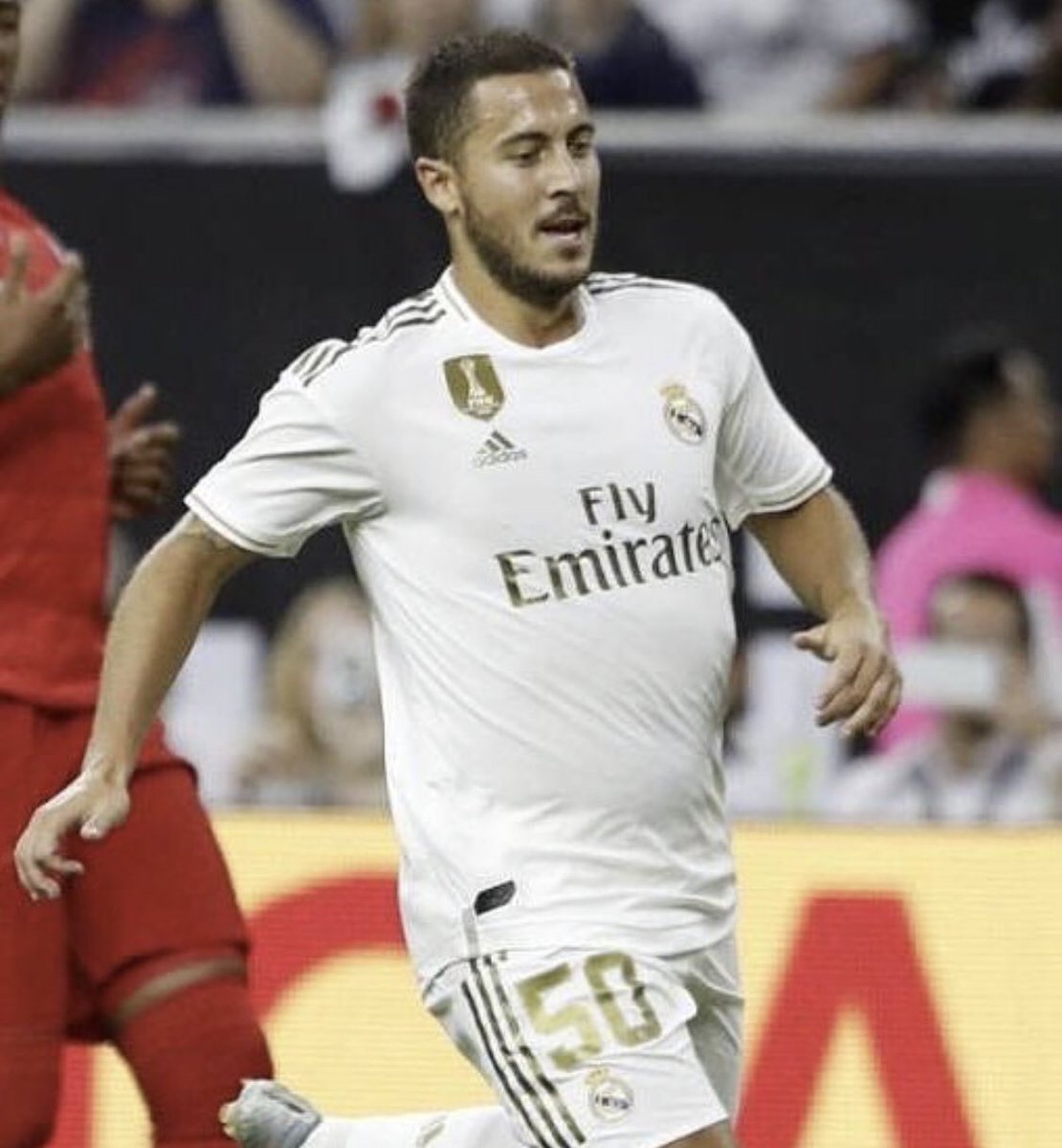 chavaleria_fans's tweet photo. Desde aqui queremos pedirle a El Ingeniero que se disculpe públicamente por su mala actuación anoche en el Old Lady. Le dijo a sus compañeros que no le funcionaba bien el R2 y por eso iba caminando por el campo aún que horas antes fue visto en el Foster's Hollywood. #NoHabloGordo https://t.co/WkcepbDEhm