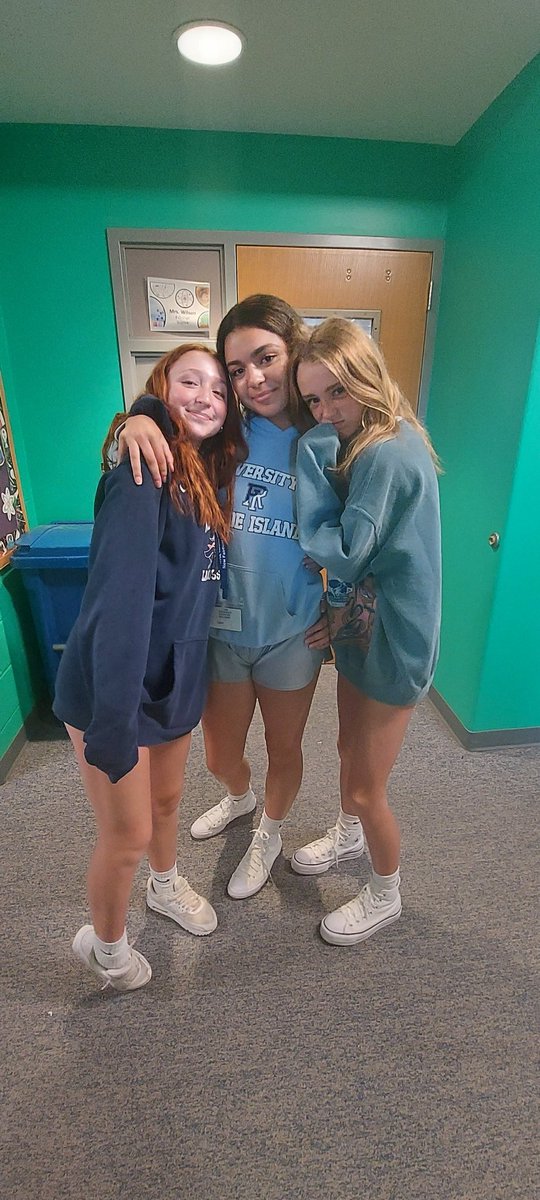 mnyls tweet picture