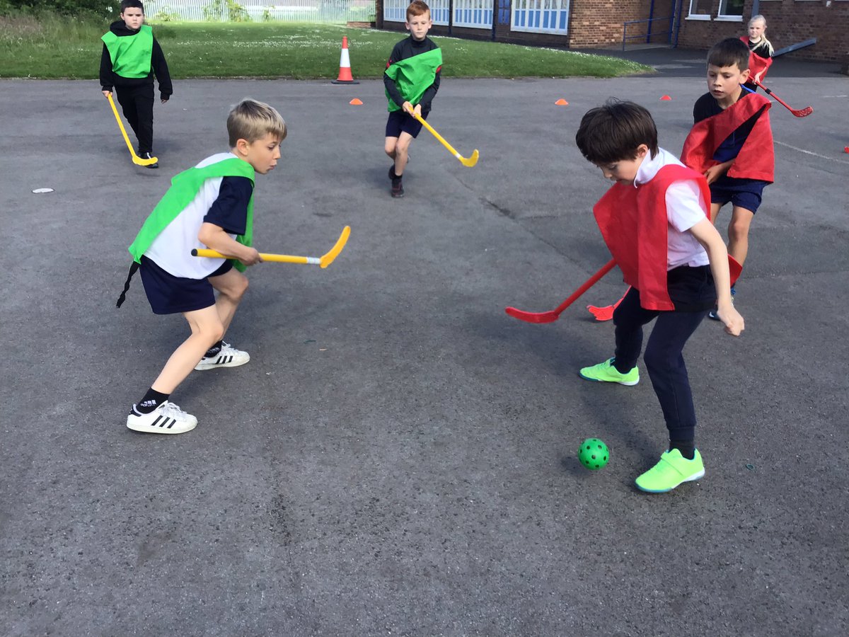 MrJonesBVP's tweet photo. We loved taking part in our Year 3/4 hockey tournament this morning! @BelleValeSchool @BelleSport @MrMcDadeBVP @MrMaguireBVP https://t.co/WwMrlkITfM