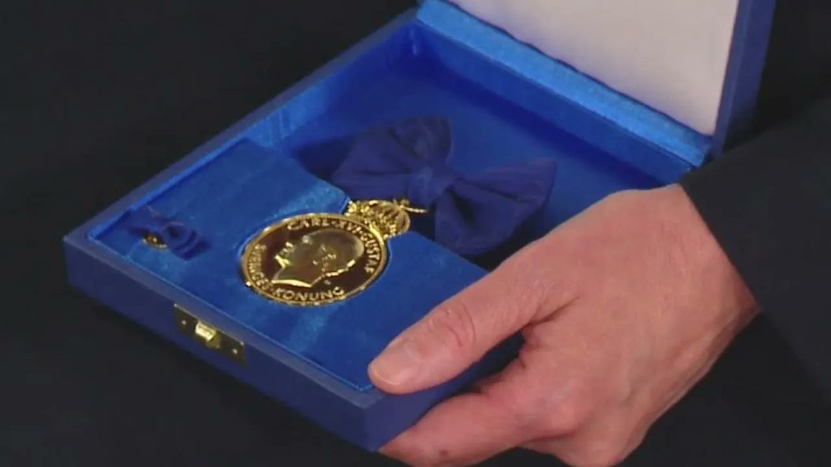 CHEN PR (@chen_pr) on Twitter photo Founder and chief executive officer of <a href="/CadenzaInno/">CadenzaInno</a> Dr. Christina Lampe-Onnerud was honored with the King's Medal by His Majesty King Carl XVI Gustaf and Queen Silvia for being a provider of safe, low cost lithium batteries and #energy storage: bit.ly/3MICLps Founder and chief executive officer of <a href="/CadenzaInno/">CadenzaInno</a> Dr. Christina Lampe-Onnerud was honored with the King's Medal by His Majesty King Carl XVI Gustaf and Queen Silvia for being a provider of safe, low cost lithium batteries and #energy storage: bit.ly/3MICLps