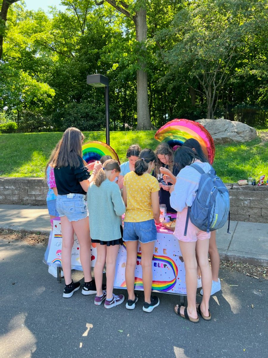 Rainbow Day at EMS! 🌈 
Thanks to the GSA and their amazing and loving leader <a href="/mcebert/">Michelle Ebert Friedman</a> for making sure all of our students feel safe and supported at school. 🏳️‍🌈