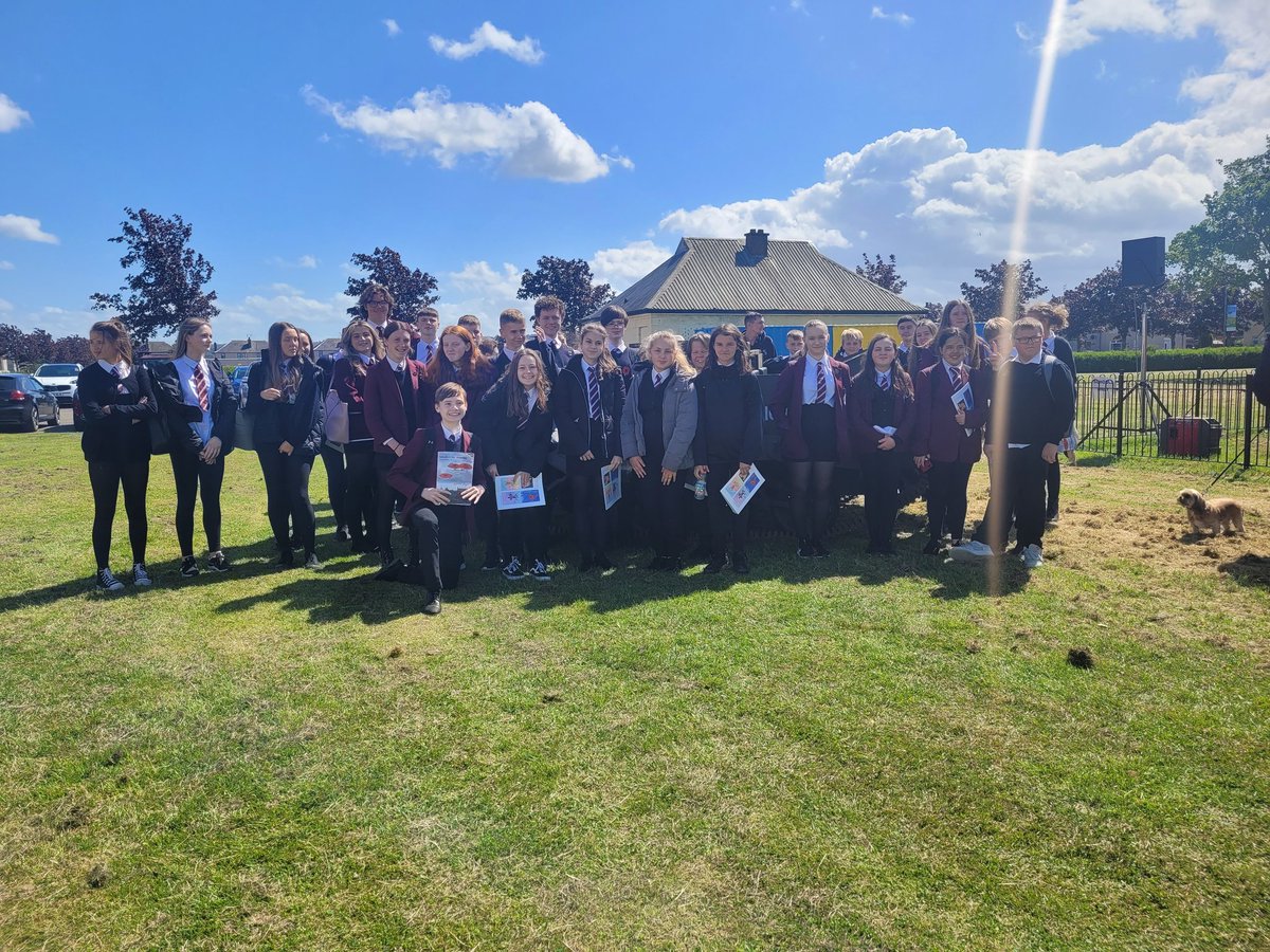 Fantastic afternoon at the Bainsford War Memorial ceremony with some <a href="/FalkirkHigh/">Falkirk High School</a> pupils. I couldn't be prouder of our pupils. #WeareFHS