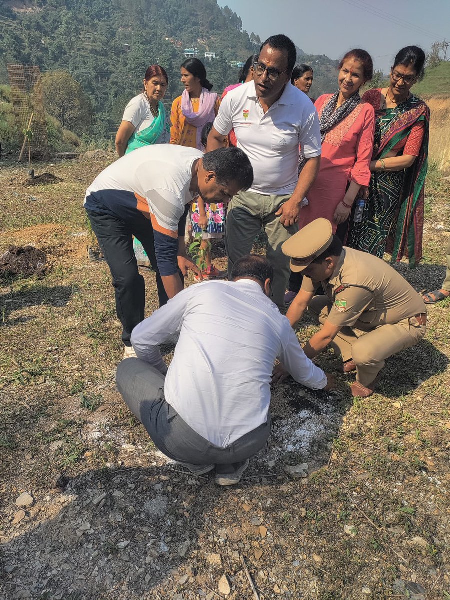 ramsingh_iffco's tweet photo. विश्व पर्यावरण दिवस के अवसर पर होटल श्रेष्ठ के परिसर में बृक्षारोपण किया। https://t.co/YC734qNrRO