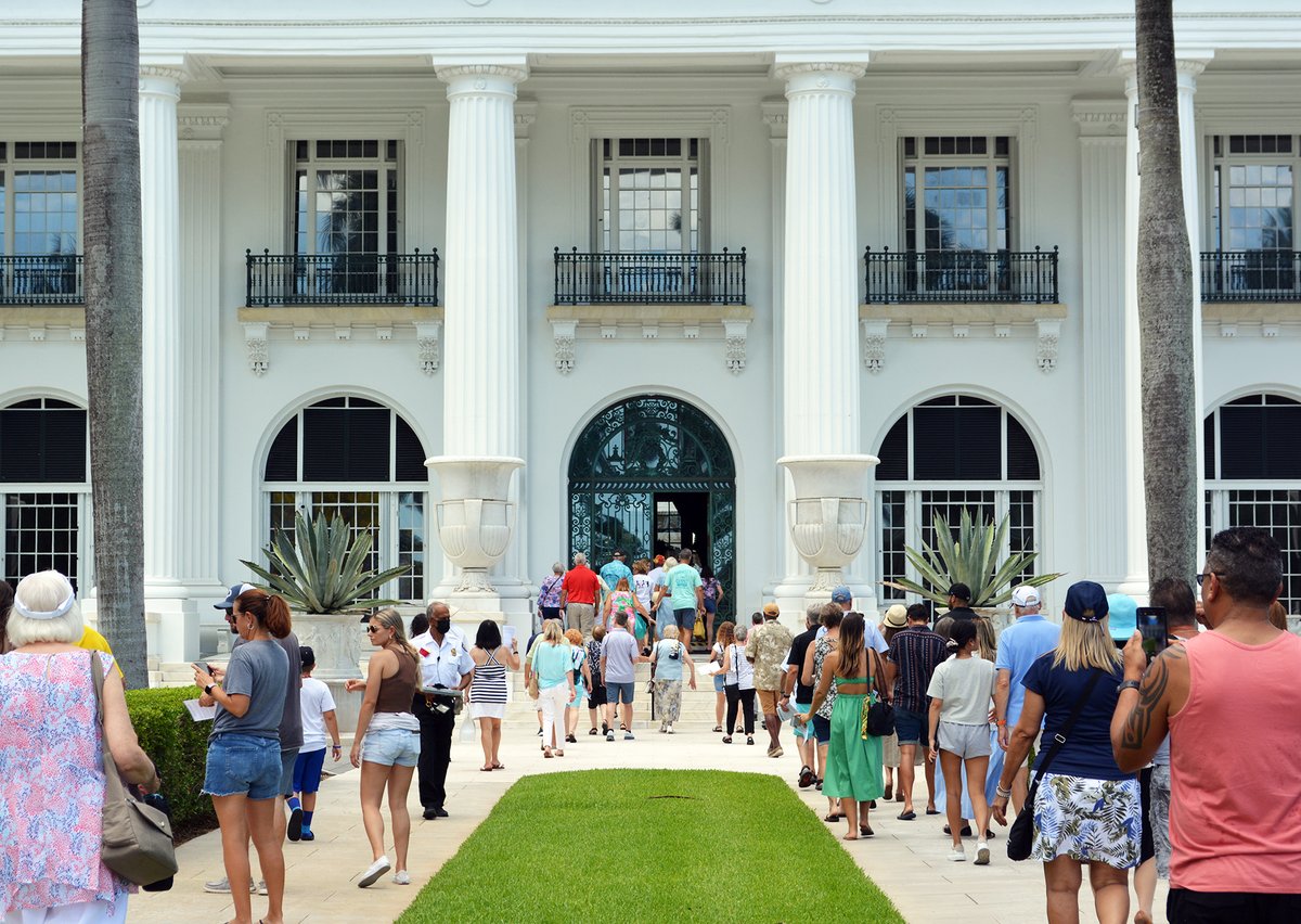FlaglerMuseum's tweet photo. This past Sunday, almost 2,000 visitors enjoyed free admission as part of our annual Founder's Day event. Save the date! Founder's Day is held every year on June 5th to mark the Museum's anniversary.

#flaglermuseum #thepalmbeaches #palmbeachculture https://t.co/mGAk2bB9y1