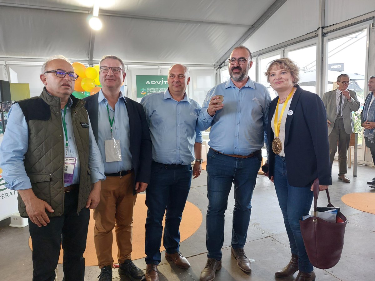 Uneal - Coopérative (@unealcoop) on Twitter photo ✂️ Inauguration de <a href="/TerresenFete/">Terres en Fête</a>
L’occasion pour <a href="/ArmelLesaffre/">Armel Lesaffre</a> de rappeler l’implication du <a href="/GroupeAdvitam/">Groupe Advitam</a> dans la construction de toutes les #agricultures et de leur transformation vers un modèle plus #durable par l’#innovation, pour une agriculture française de qualité ! ✂️ Inauguration de <a href="/TerresenFete/">Terres en Fête</a>
L’occasion pour <a href="/ArmelLesaffre/">Armel Lesaffre</a> de rappeler l’implication du <a href="/GroupeAdvitam/">Groupe Advitam</a> dans la construction de toutes les #agricultures et de leur transformation vers un modèle plus #durable par l’#innovation, pour une agriculture française de qualité !