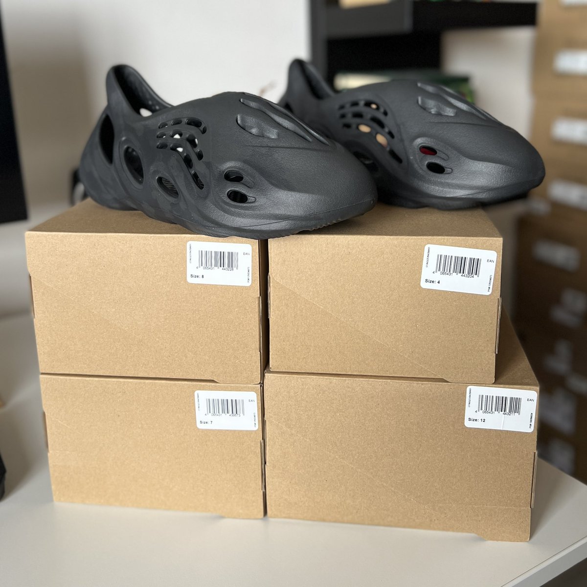 Thanks for these new sandali 
B: @PlunderKeen 
P: <a href="/HorusProxies/">Horus Proxies</a>