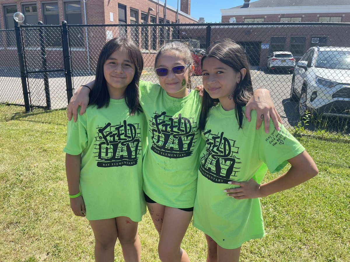 BayElementary's tweet image. We’re having a blast! 🫧☀️😎@PatMedSchools @pta_bay