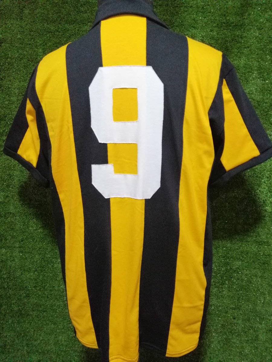 💛 𝗦𝗢𝗥𝗧𝗘𝗢 🖤

🎁 Junto a <a href="/CasacasVintage/">Casacas Vintage</a> sorteamos la 9 de Morena, la Adidas del 82 🔥

• Dar RT.
• Seguir <a href="/PyD1891/">SIEMPRE A TU LADO</a> y <a href="/CasacasVintage/">Casacas Vintage</a>
• Mencionar a 2 carboneros (cuantos más menciones, más chances).

Sorteo 24/6.

𝙈𝙐𝘾𝙃𝘼 𝙎𝙐𝙀𝙍𝙏𝙀 💛🖤