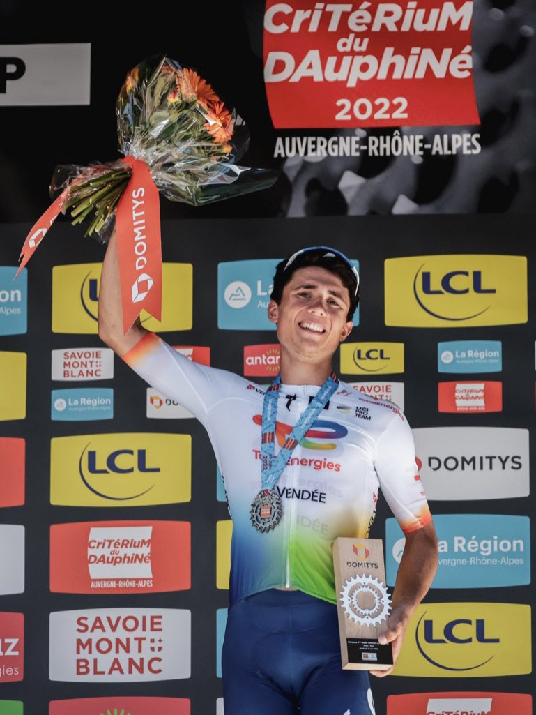 TeamTotalEnrg's tweet photo. Le bonheur d’une première victoire en World Tour.
📸 A.S.O./Aurélien Vialatte
#Dauphiné https://t.co/iKcTaGu071