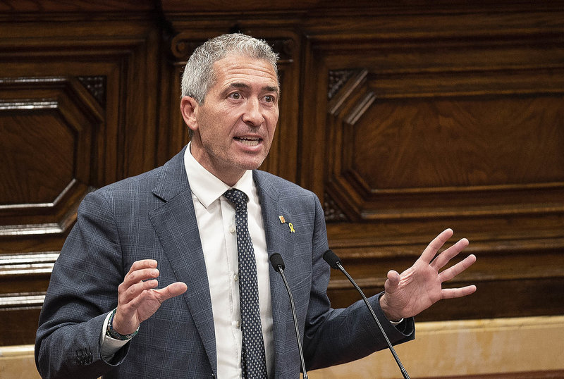 [FIL] Les 3000 places de "reforços Covid": nova retallada i/o propera mentida del triler <a href="/JosepGCambray/">Josep G. Cambray</a>? 
El mateix dia de la 9a #VagaEducació sortien les adjudicacions provisionals del proper curs i moltes companyes que han tingut plaça els darrers cursos, de moment no en tenen.