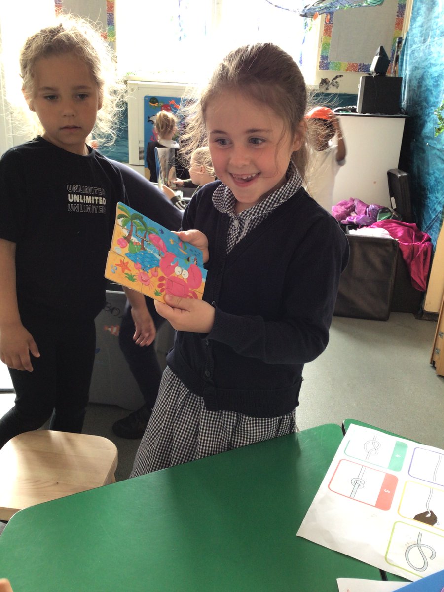 Sandfields_Pri's tweet photo. This week the shooting stars enjoyed learning about World Ocean Day and practicing life skills. #sfpshootingstars #sfphwb #sfpsat #sfpfoundationphase #sfprightsrespecting #WorldOceanDay #sfparticle31 #sfparticle17 https://t.co/K3mQbBgvZo