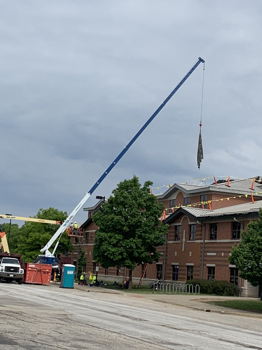 Lots happening this summer <a href="/WMS_50/">WoodlandMiddleSchool</a> - new roof and another school with solar in #LifeintheW Exciting, smart, responsible future planning. <a href="/Woodland50News/">Woodland District 50</a>  <a href="/Tiffany57502053/">Tiffany Drake</a> #solar #energy