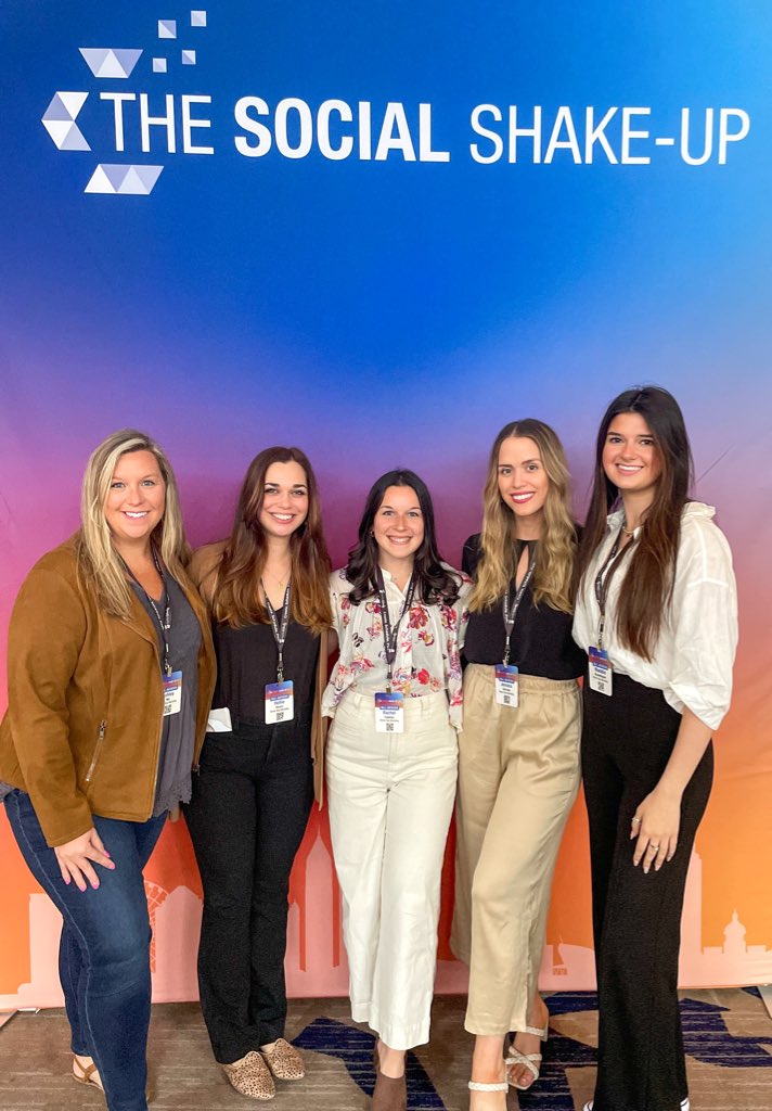 Jessica_Ruffin's tweet photo. Shaking things up with my favorite social gals @BrownBagMktg. 👯‍♀️ #SSU2022 https://t.co/2dX01J17um