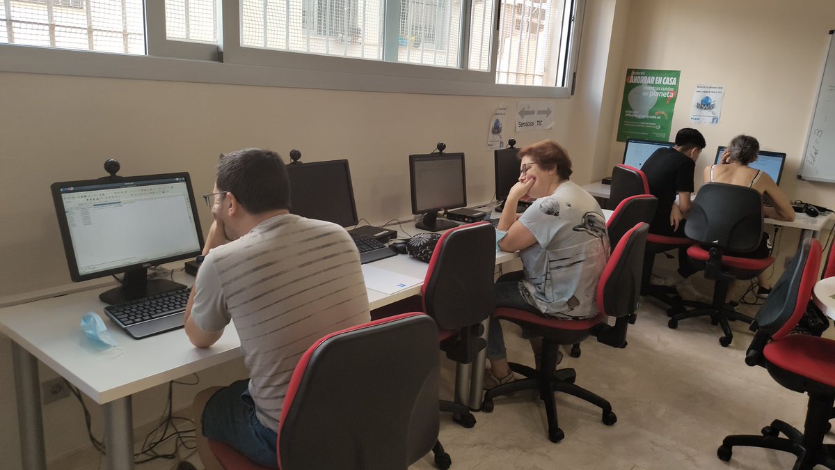 OgijaresVuela's tweet photo. #Formacion Después de casi 6 meses finalizamos de forma presencial el curso de #Ofimatica #LibreOffice impartido de forma telemática en @VuelaGuadalinfo #ogijares habiendo alcanzado un nivel avanzado en #Procesadordetextos y medio-alto en #hojasdecalculo __ Con @AytoOgijares https://t.co/lP449sVKi3