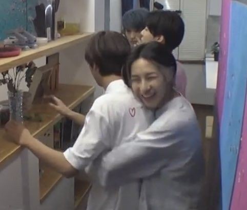 yellow23huang's tweet photo. renhyuck with renjun being the one laughing: a small thread https://t.co/U8Xb4W4Bze