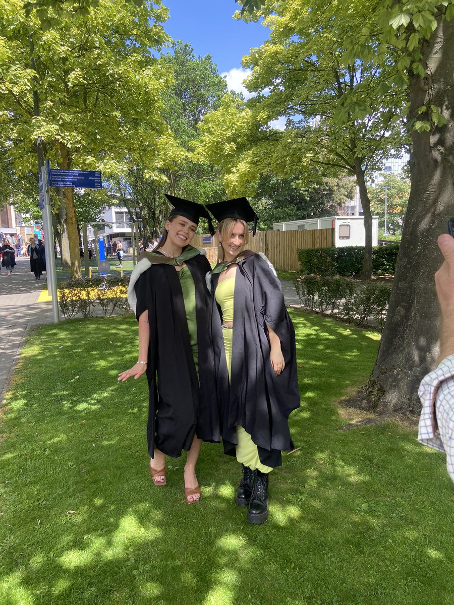 Catherineee tweet media