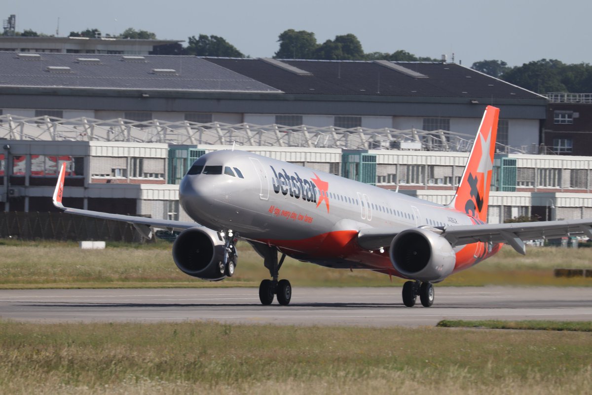 Tobias_Gudat's tweet photo. delivery flight from the first #321nx for @Jetstar_Japan JA26LR have a nice time in service arrive NRT 12 June 21:30 #Narita #Airport #Jetstar #Japan
@ikarosairline https://t.co/ji1CcYIfDw