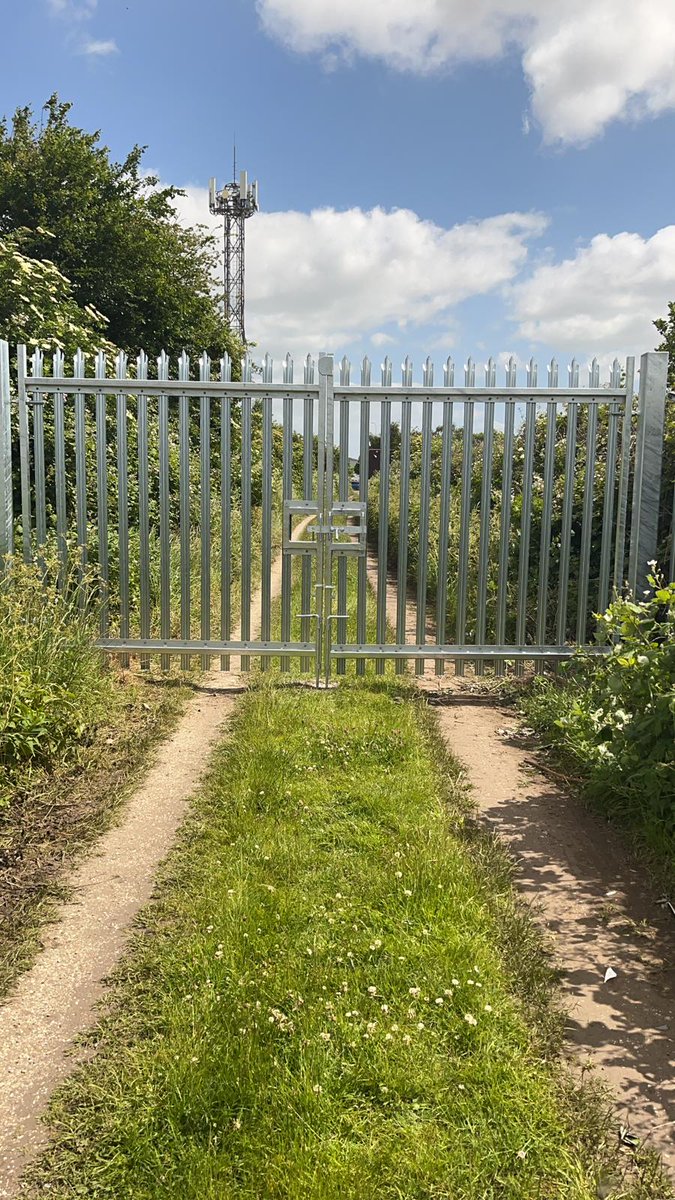 Huge thanks to sponsors Hodson and Kauss for manufacturing and installing our new pedestrian gate &amp; new security gate for the player &amp; officials entrance 

If you feel like you can help with our move home to Woodlands- please email info@imminghamtownfc.co.uk 

#UTP