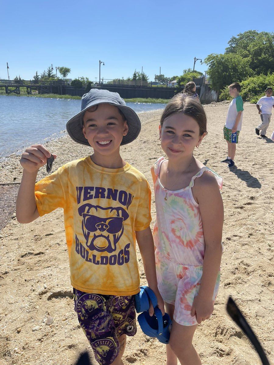 JHVernonSchool's tweet image. James H Vernon’s 3rd graders are on a field trip today at The Waterfront Center in Oyster Bay! @OBENSchools @JoePesqEducates @ObenTech