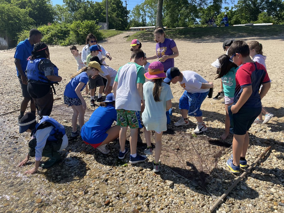 JHVernonSchool's tweet image. James H Vernon’s 3rd graders are on a field trip today at The Waterfront Center in Oyster Bay! @OBENSchools @JoePesqEducates @ObenTech