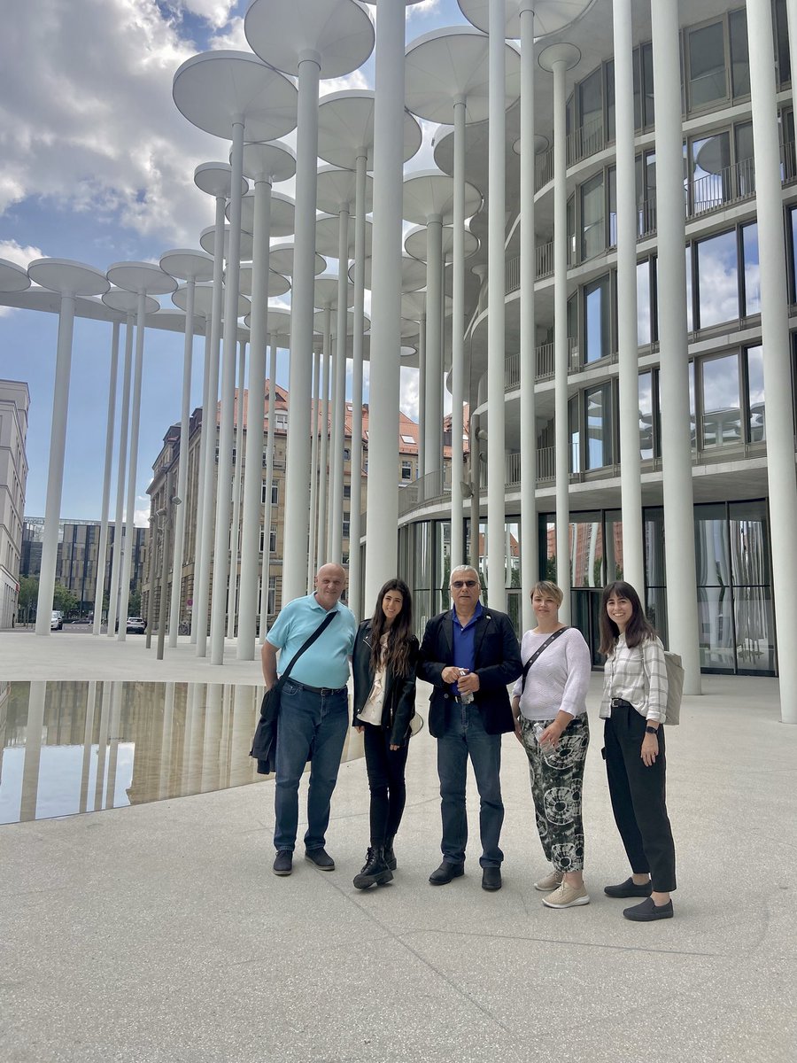 📍Última visita a <a href="/Sca_DS/">ScaDS.AI Dresden/Leipzig</a>, centre d'anàlisi de dades i intel·ligència artificial. Molt contents amb tot el que hem après durant aquest viatge a Leipzig amb el projecte europeu <a href="/SmartCTclusters/">SmartCTClusters</a>👋🏼