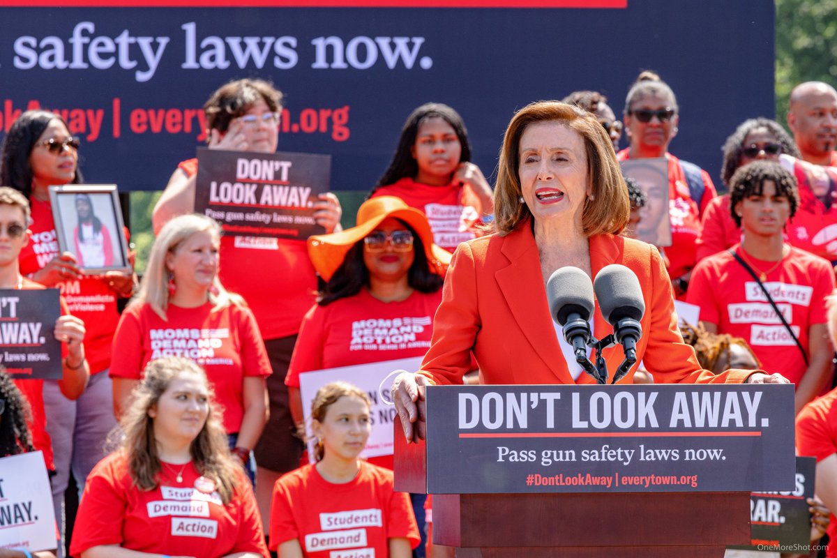 On Wednesday I attended the Mom's Demand Action rally in Washington &amp; was so humbled by the people who told their personal stories. @momsdemandaction Photo gallery is below tomweishaar.smugmug.com/Public-PRINTS/…