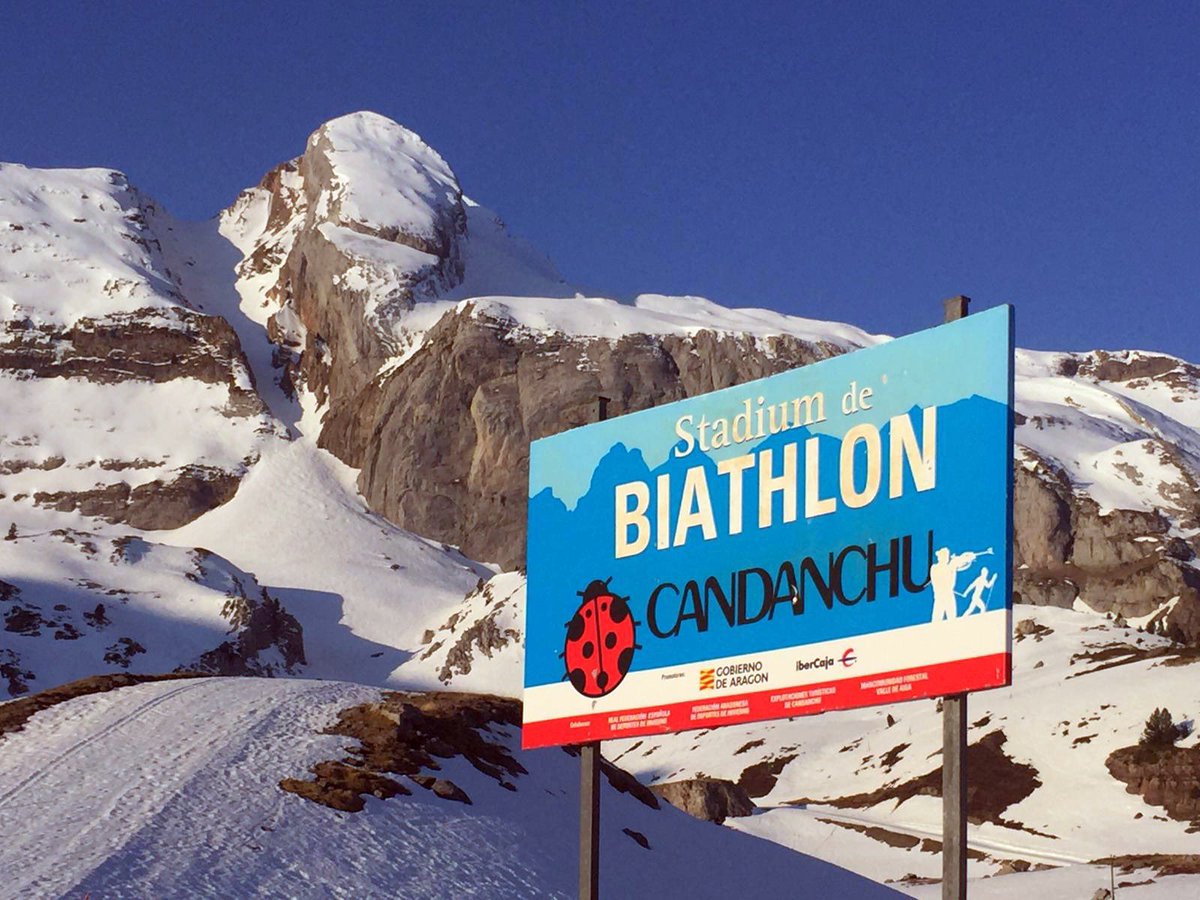 EEEsquí tweet media